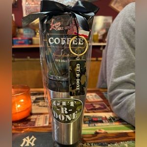 Larry the cable Guy (keychain, coffee and travel mug gift set )